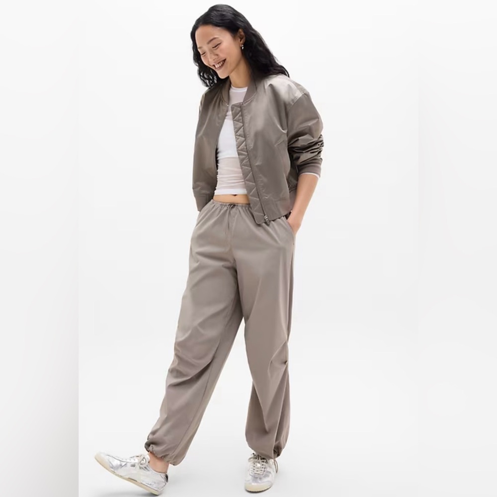 🆕 Athleta Midday Pant sz. XL